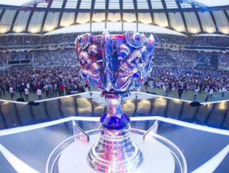 Flandre 谈论坦克杰斯：你会觉得穿上这个装备后自己永远不会死，但伤害可能有点低